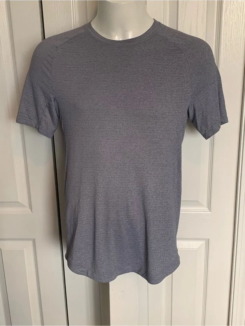 Men's Lululemon Crew Neck Short Sleeve Shirt - Heather Gray